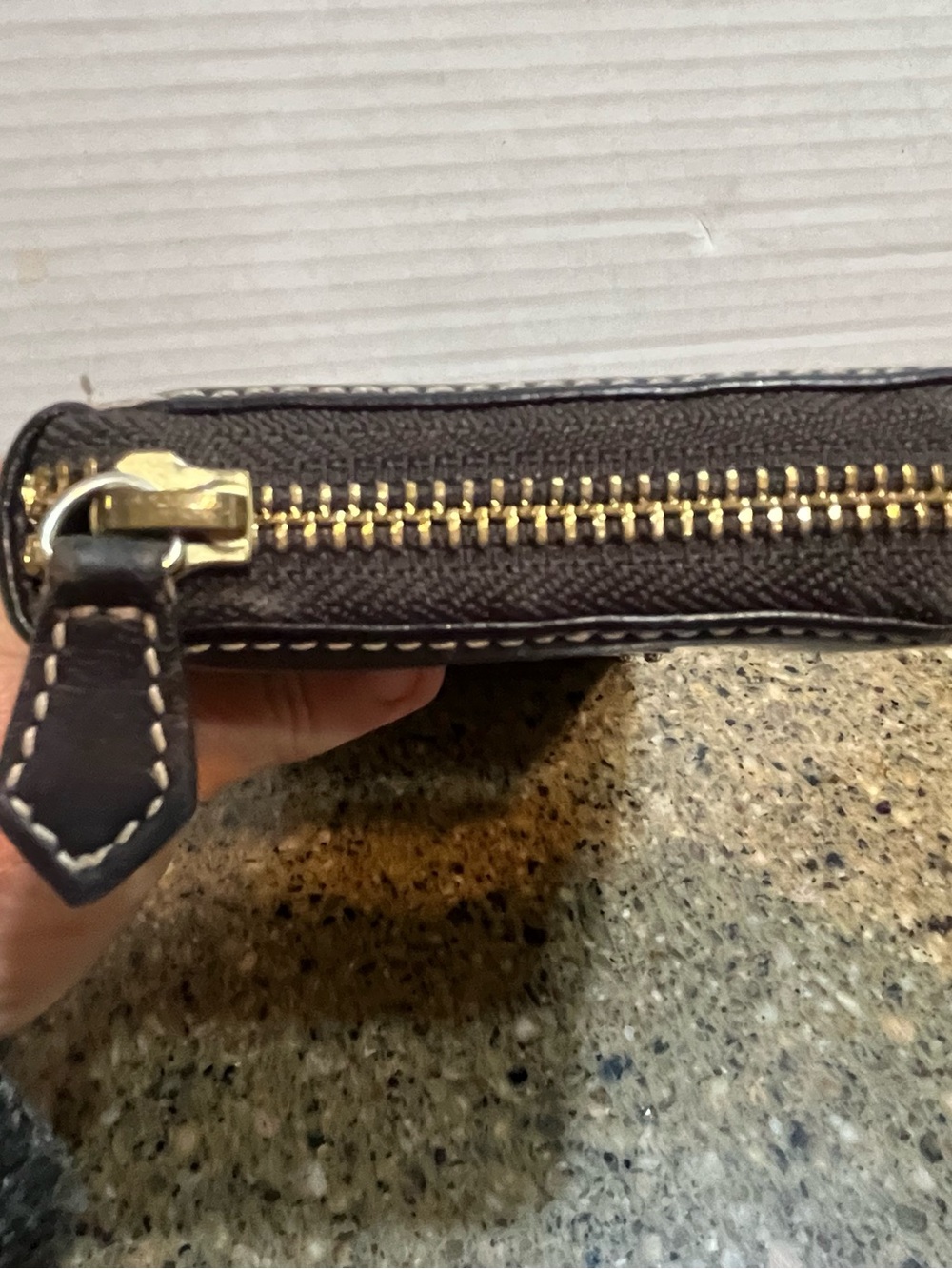 DOONEY & BOURKE 1975 Black Smooth Leather Zip-Around Clutch Wallet - Picture 9 of 9